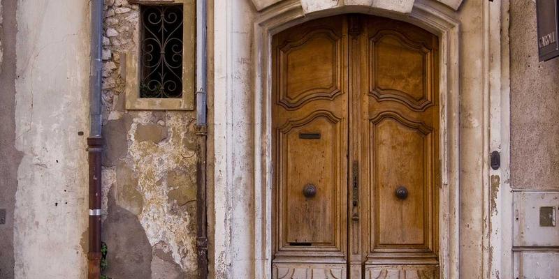 干邑白兰地：从大香槟区到边缘区，风土如何塑造顶级生命之水