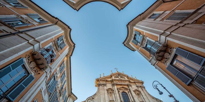 意大利葡萄酒的多样性探索：从巴罗洛的王者之气到普罗塞克的清新爽脆