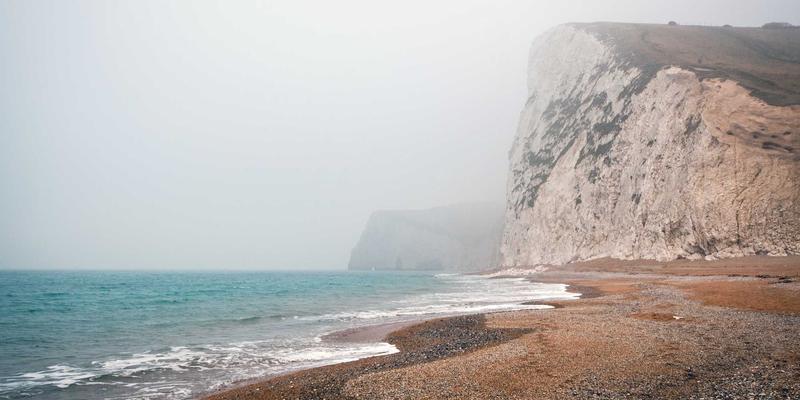 自然酒品鉴指南：从酿造哲学到餐桌文化的深度探索